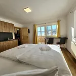 Oberlehengut Apartament *