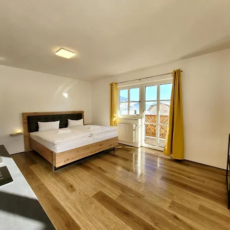 Oberlehengut アパート