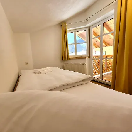 Oberlehengut アパート フラッハウ