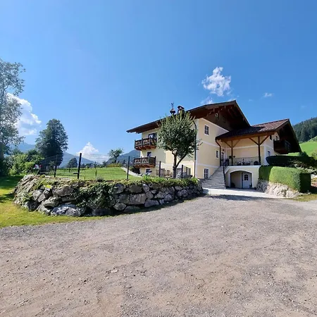 Апартаменти Oberlehengut Флахау